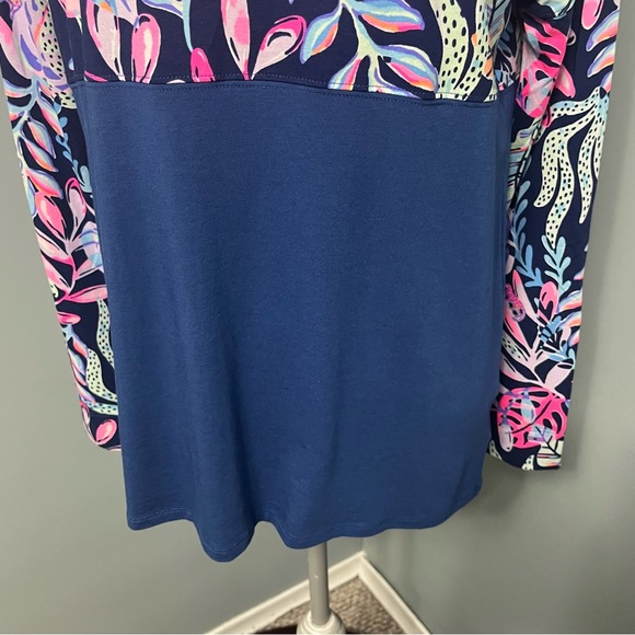 Lilly Pulitzer Finn Top NWT women’s size small colour block custom graphic print - Picture 6 of 16